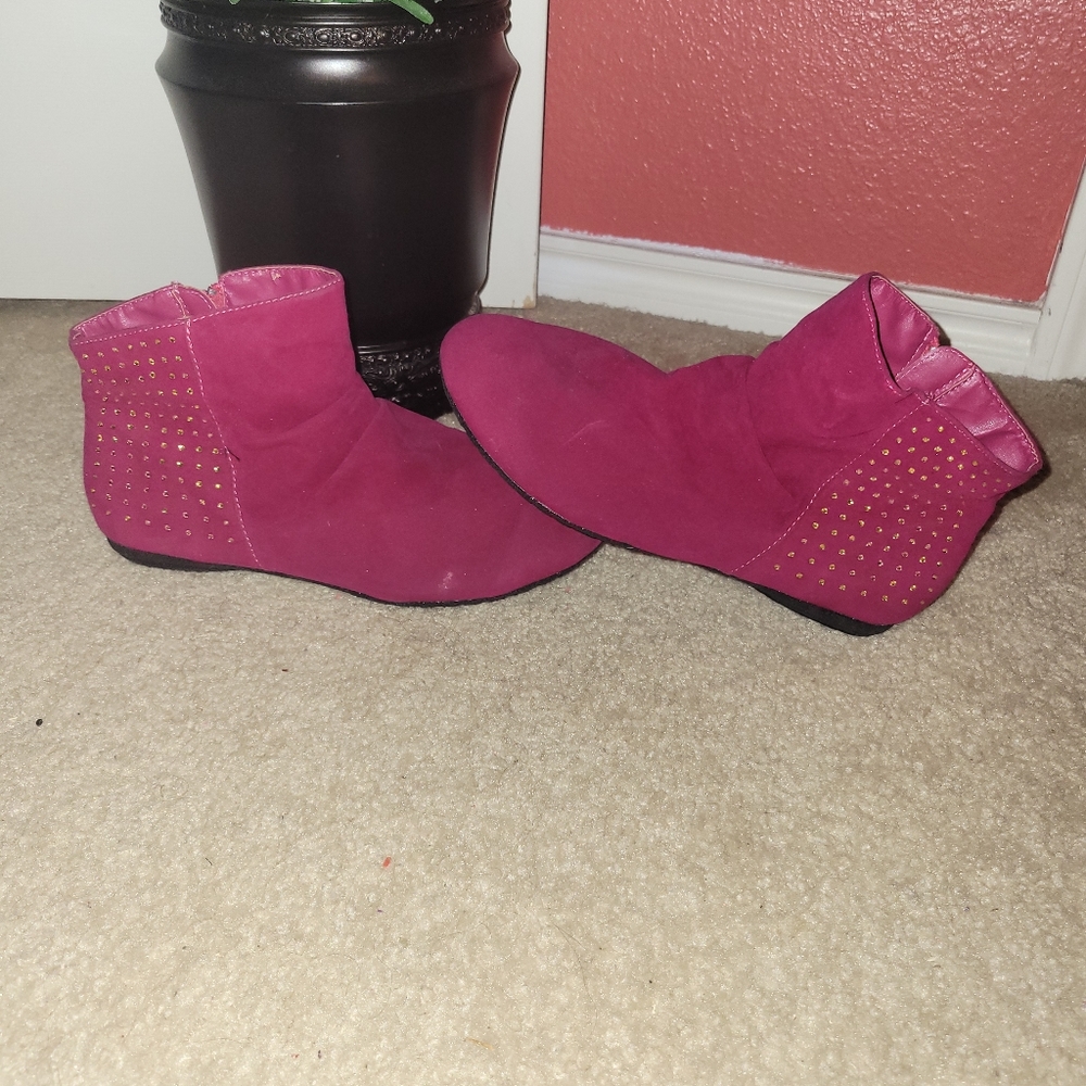 Pink or fusha bootie with gold sparks